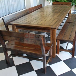 Conjunto de mesa + bancos